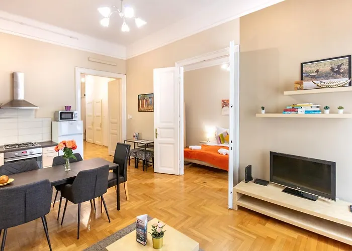 Orangehomes Kalvin Sq 2 Bedroom Apartment